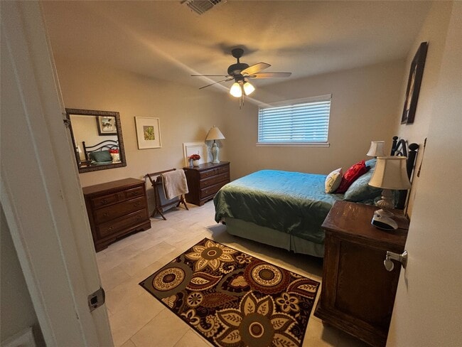 Building Photo - 11418 Chevy Chase Dr