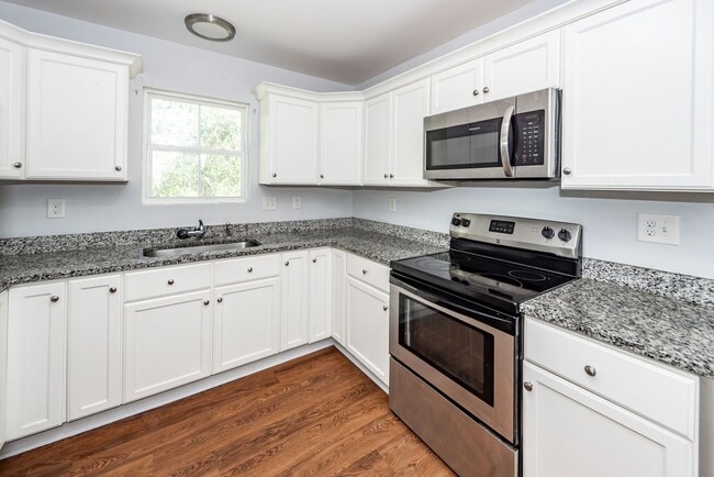 Building Photo - 2 Bedroom, 2 Bathroom Duplex - Moncks Corner