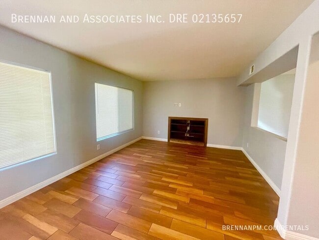 Building Photo - 1533 Applegate St