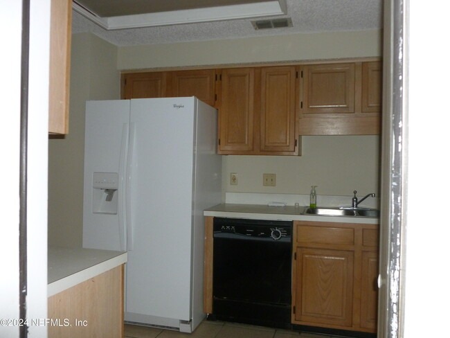 Building Photo - 8049 Kilwinning Ln