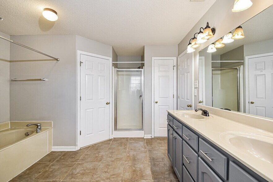 Building Photo - 2219 Baird Dr