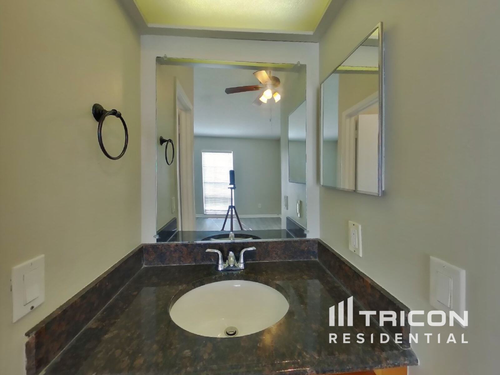 Building Photo - 5311 Starhill Pl