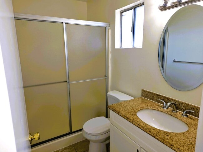 Building Photo - 4951 E Fillmore Ave