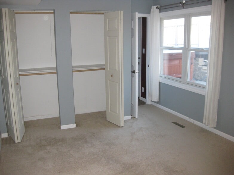 Building Photo - 1104 Hayden Dr