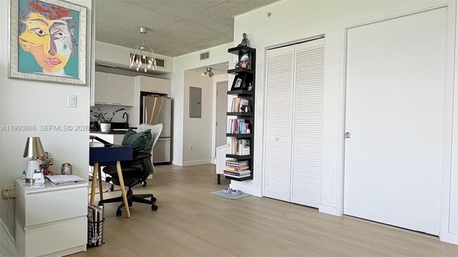 Building Photo - 3451 NE 1st Ave