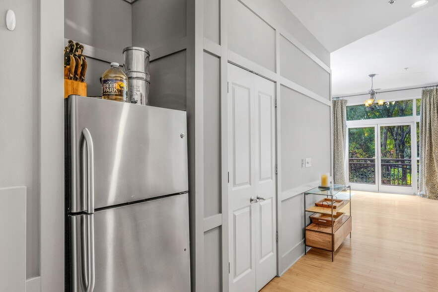 Building Photo - 525 E 34th St