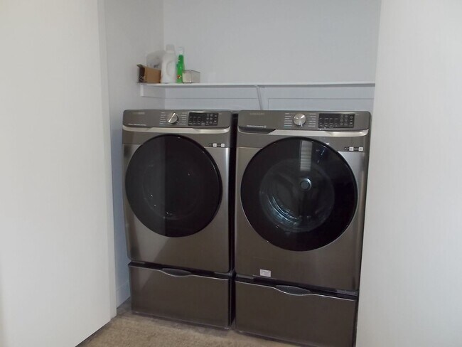 Building Photo - Spacious 3-Bed, 2.5-Bath in Las Vegas!