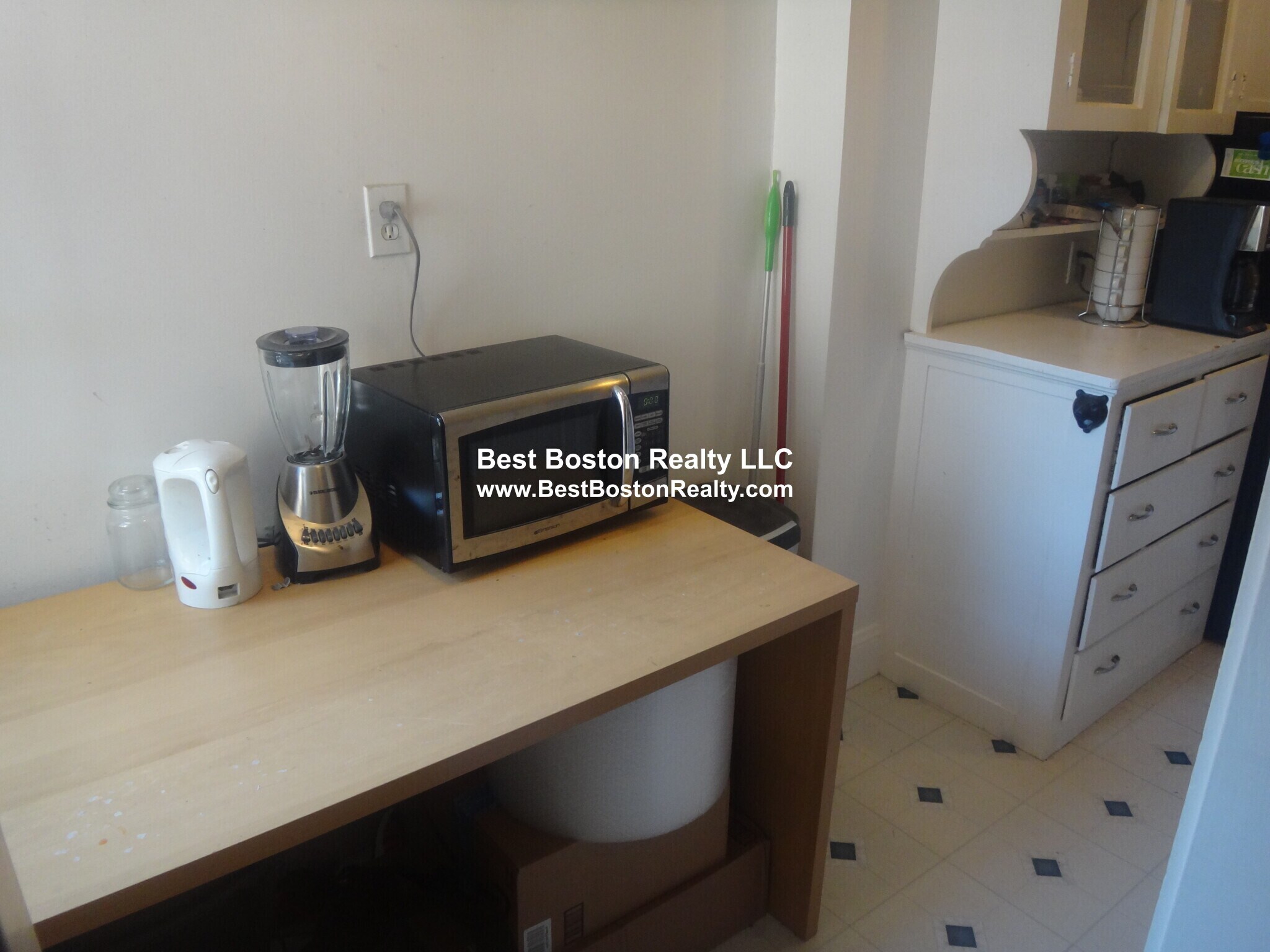 Building Photo - 119 College Ave