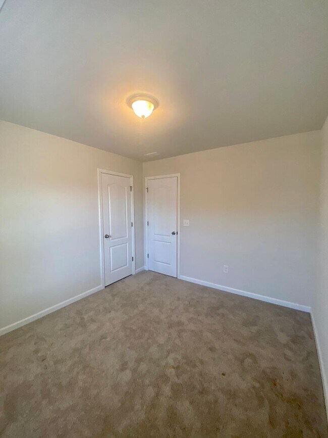 Building Photo - 3BR/2.5BA TOWNHOME IN INDIAN LAND SC