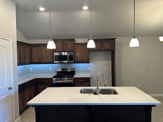 Building Photo - 10505 Turtle Back Dr