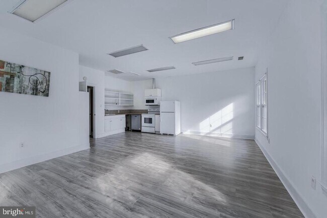 Building Photo - 615 Nalls Farm Way