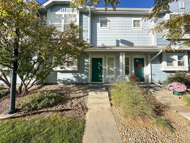 Building Photo - Beautifully Updated Townhome Near DIA