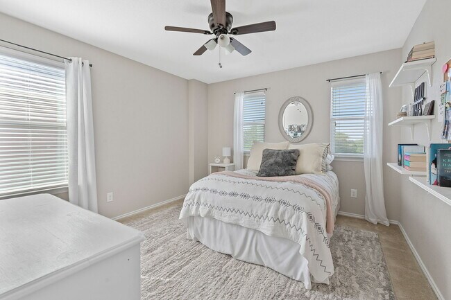 Building Photo - 476 Sheepshank Dr