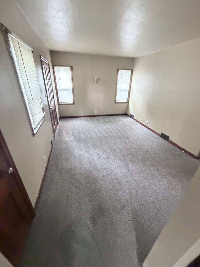 Building Photo - 207 3rd St SW