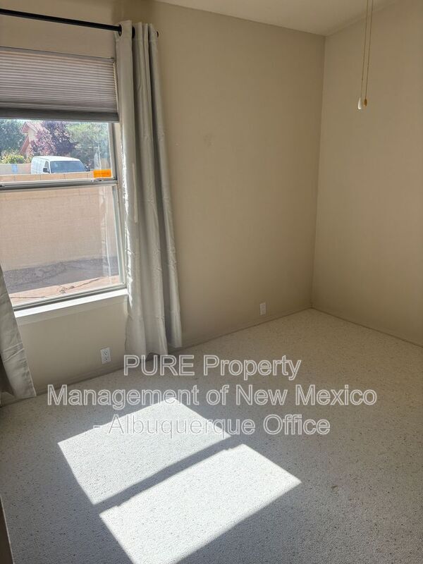 Building Photo - 10901 Lagrange Park Dr NE
