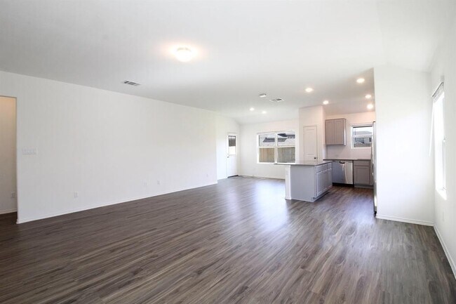 Building Photo - 6421 Turin Ln