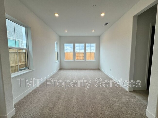 Building Photo - 10315 Marama Wy