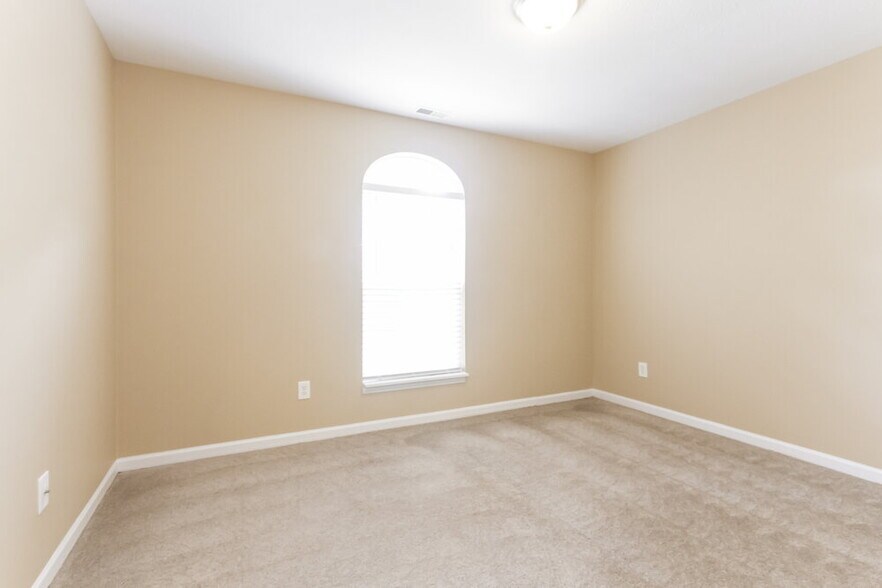 Building Photo - 535 Cahill Ln