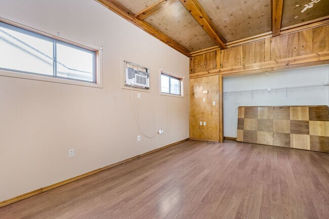 Building Photo - 3609 S Travis St