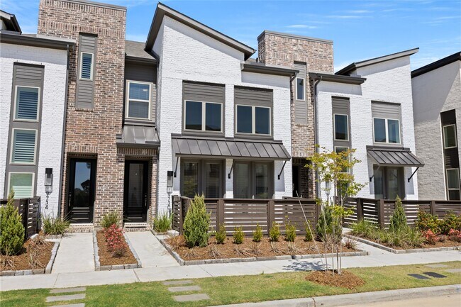 Building Photo - 19730 Curved Steel Dr