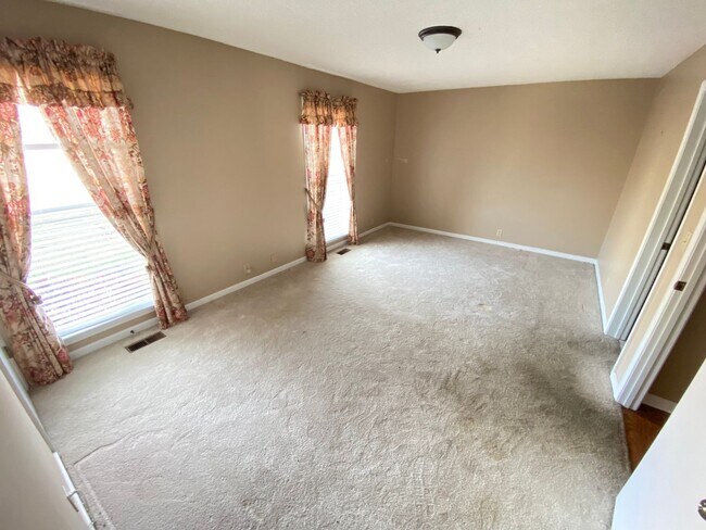 Building Photo - 2720 Leeville Pike