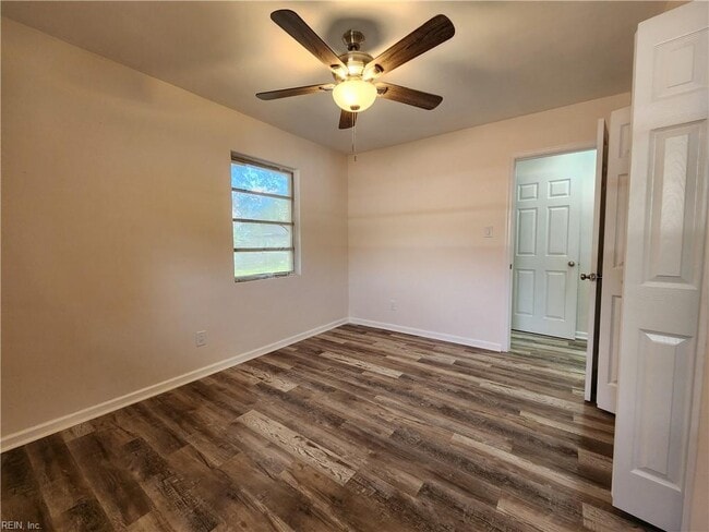 Building Photo - 318 Woodview Ave