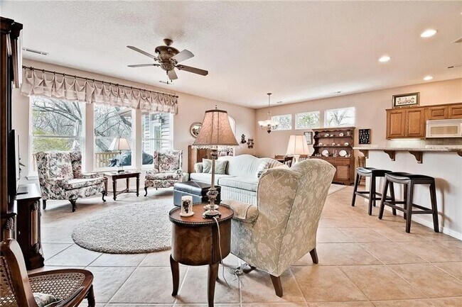 Building Photo - 15 Glenbrook Ln