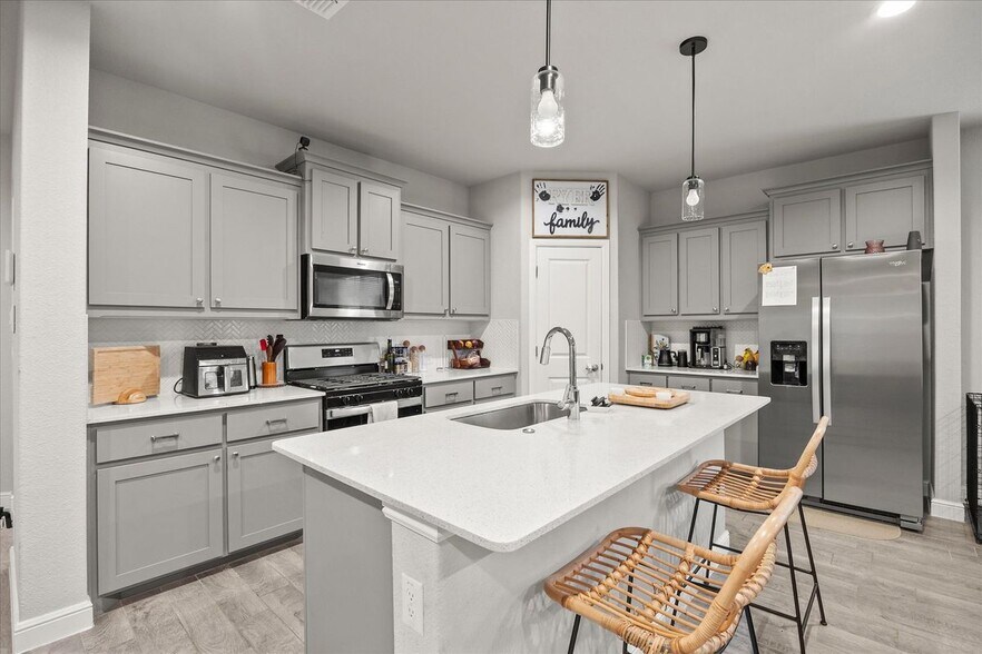 Building Photo - 1009 Croxley Wy