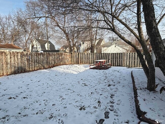 Building Photo - 1273 Lindbergh St