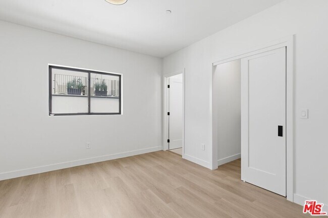 Building Photo - 3845 Don Tomaso Dr