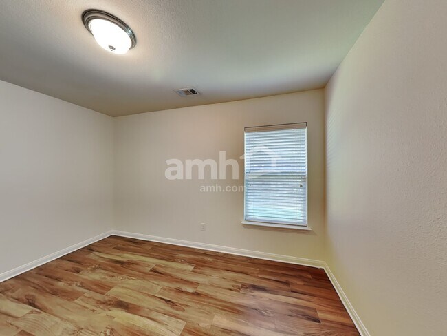 Building Photo - 4616 Beaver Creek Ave