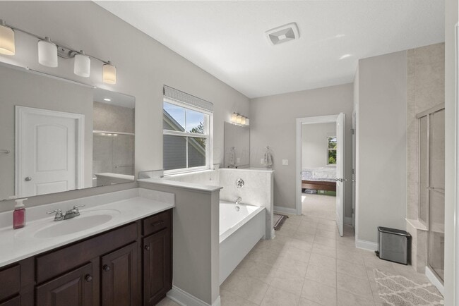 Building Photo - 6412 Dicesare Lp