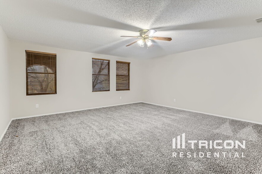 Building Photo - 5421 Pandale Valley Dr