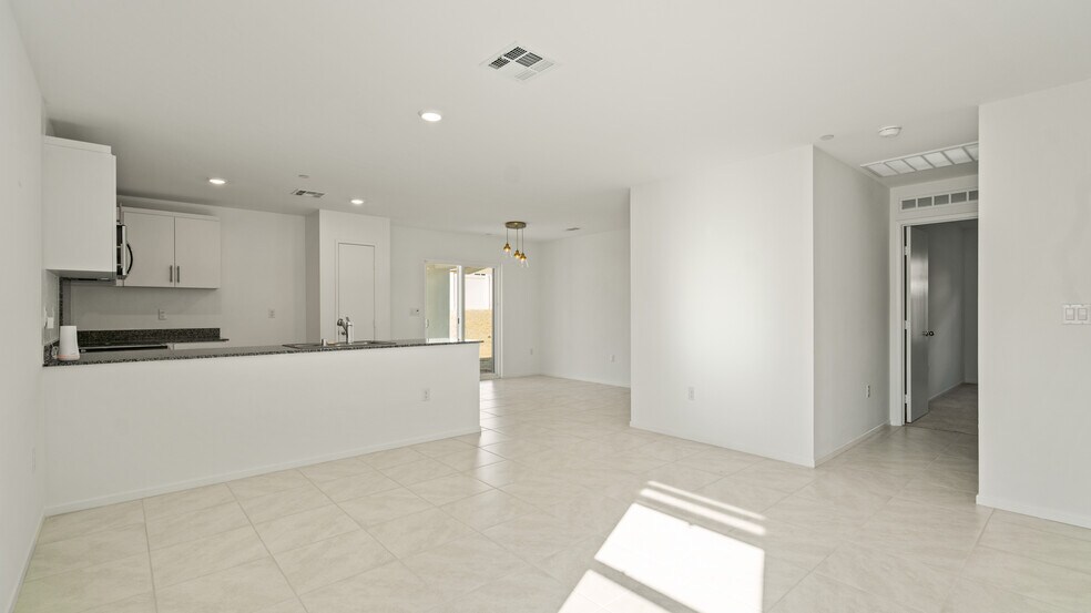 Building Photo - 11265 Skyvista Dr