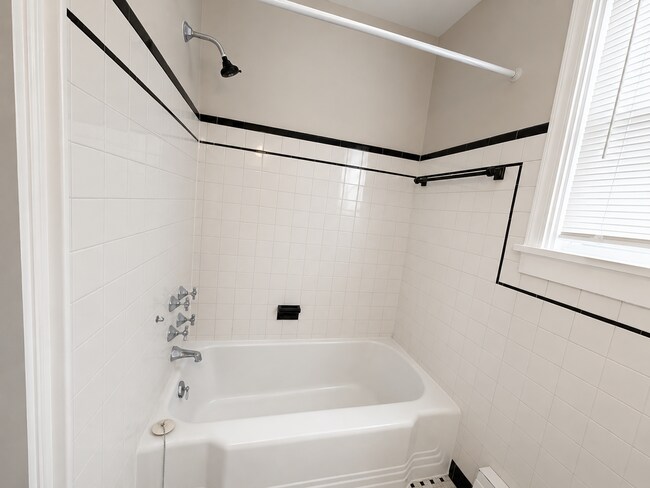 Building Photo - 3527 Lyndale Ave