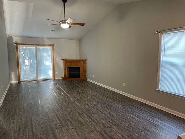 Building Photo - LOCATION - Close to everything Augusta. Updated townhome in West Wheeler Townhomes move in ready