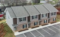 Building Photo - 919 Warrior Hill Dr