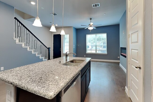 Building Photo - 4417 Benton Ln