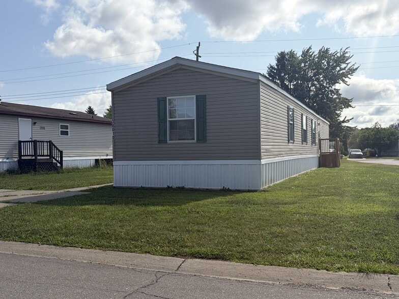 Building Photo - 38010 St Tropez Dr