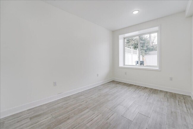 Building Photo - 260 Palisade Ave