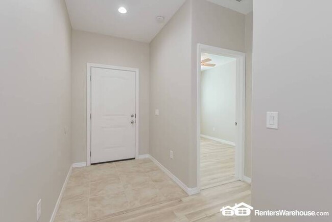 Building Photo - Recently updated 3 Bed, 2 Bath home in Tuc...