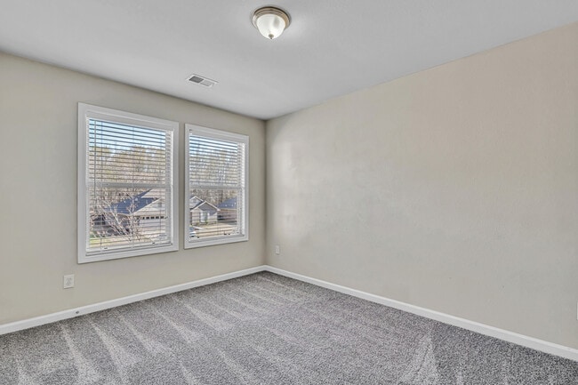 Building Photo - 138 Bermuda Lakes Dr