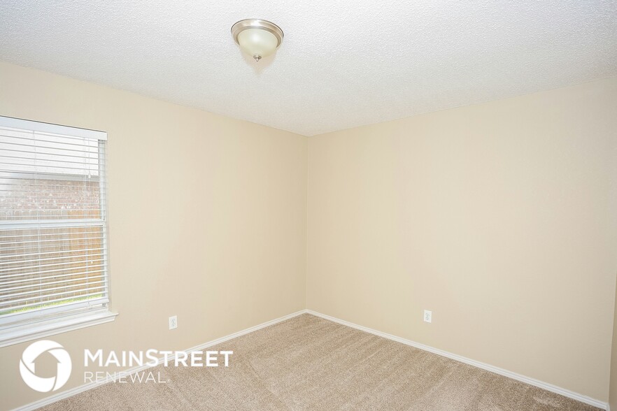 Building Photo - 503 Hollyberry Dr