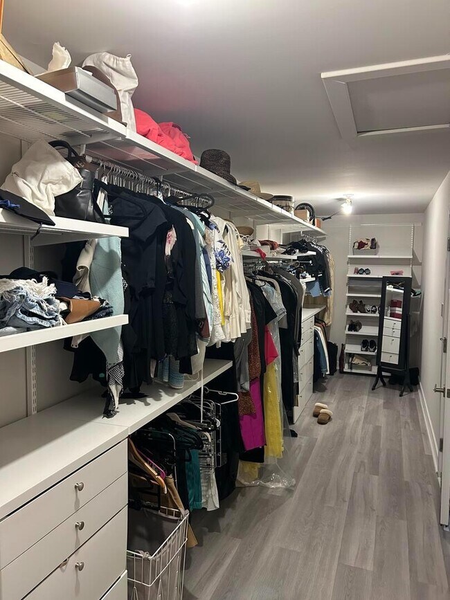 Building Photo - 603 Spring Hollow Dr