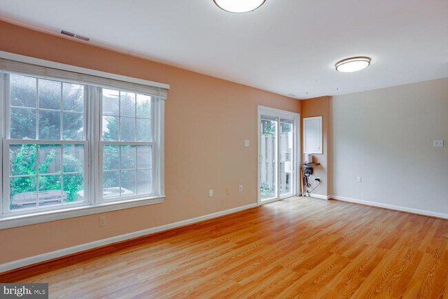 Building Photo - 21707 Leatherleaf Cir