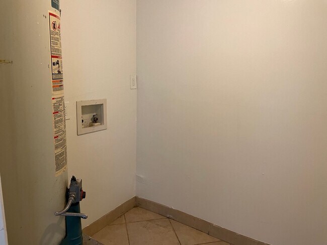 Building Photo - 106 W Calle Evelina