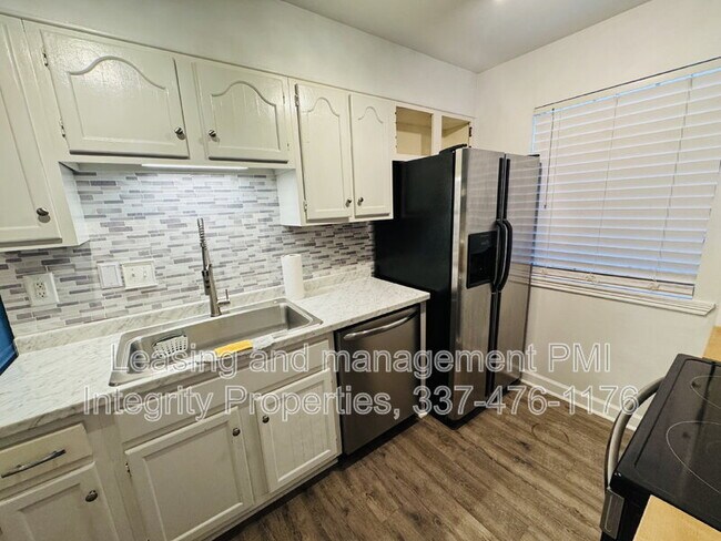 Building Photo - 2343 Robley Dr