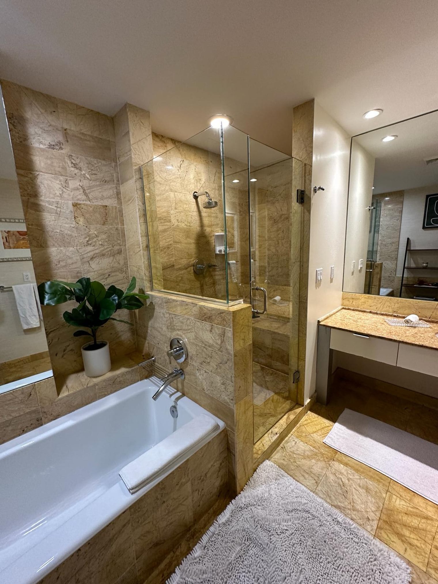 Building Photo - 1395 Brickell Ave