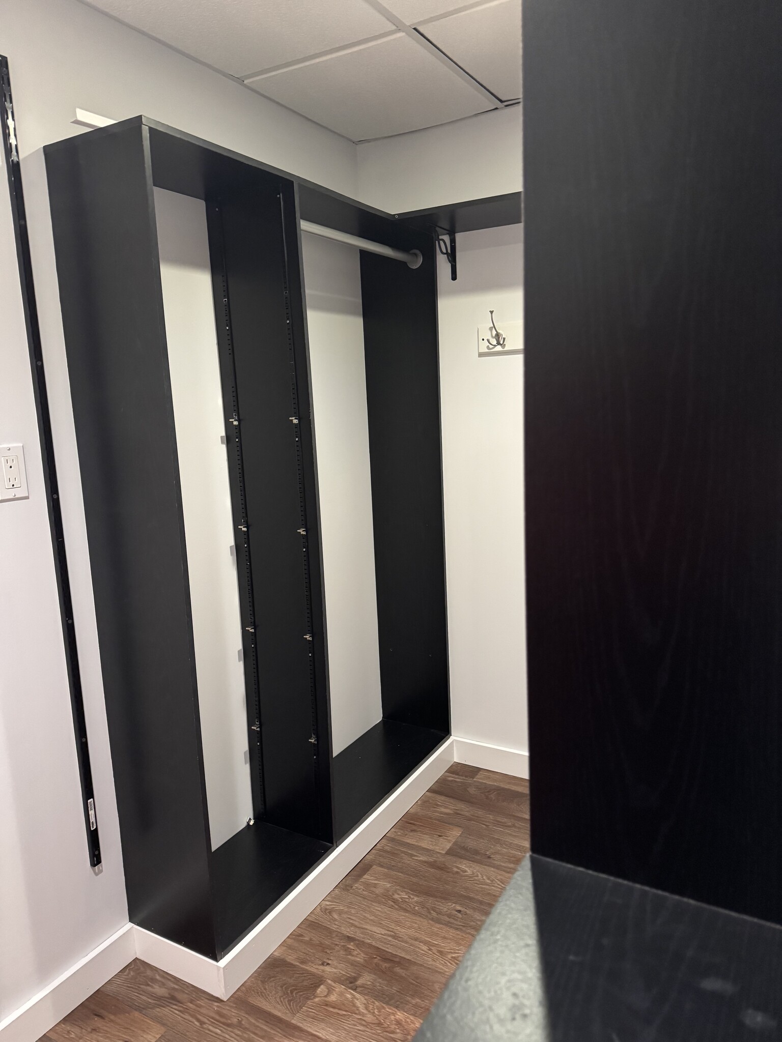 Walk in closet in bedroom - 6 Yale Rd