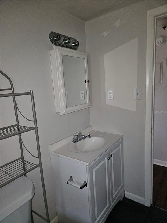 Building Photo - 5309 Oakwood Ct